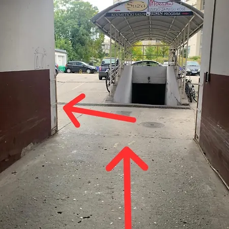 Aprilstar Нови-Сад