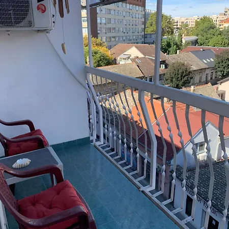 Aprilstar Нови-Сад